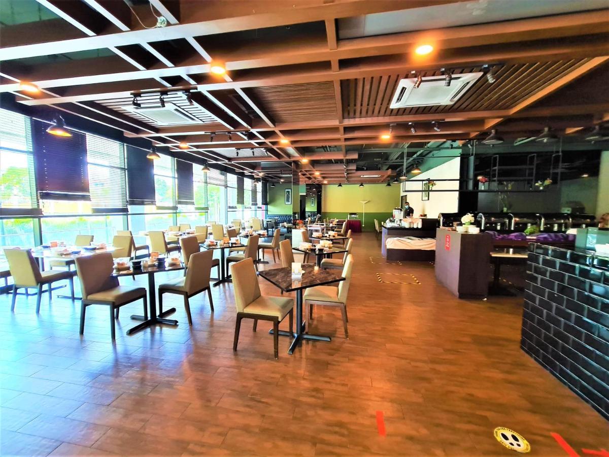 Nexus Regency Suites & Hotel Subang Jaya Exterior foto