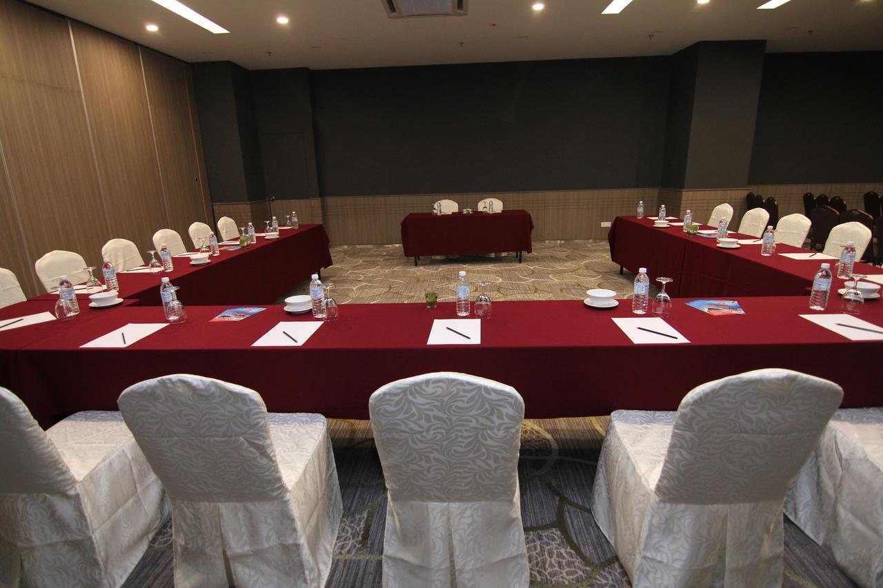 Nexus Regency Suites & Hotel Subang Jaya Exterior foto